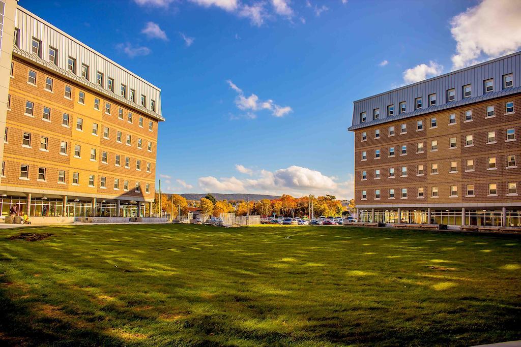 Memorial University Сент-Джонс Экстерьер фото